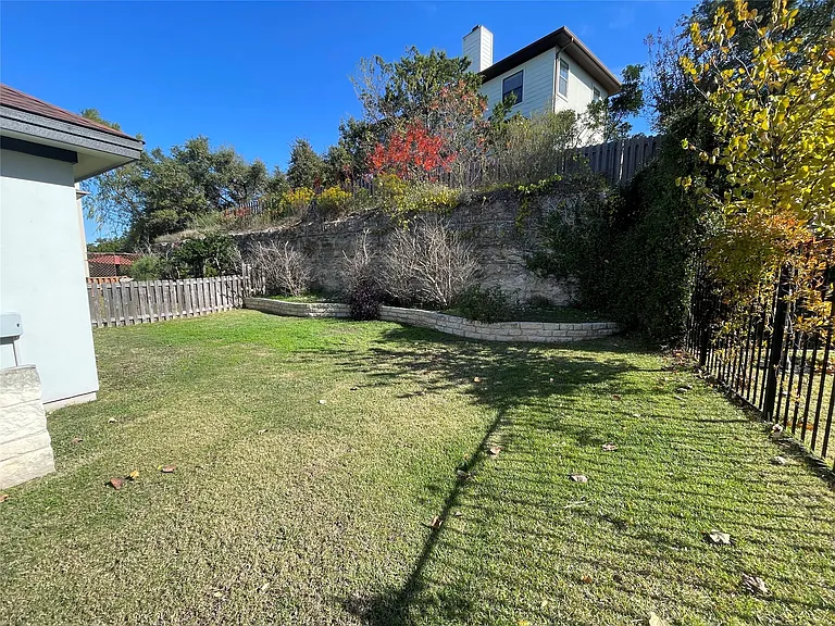 1213 Delsie Dr #B — Photo 28