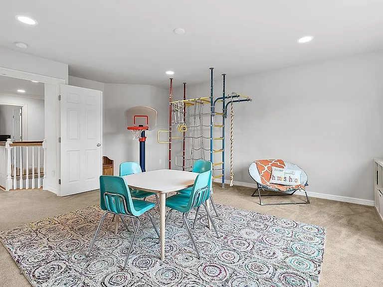 23721 SE 284th St — Photo 35