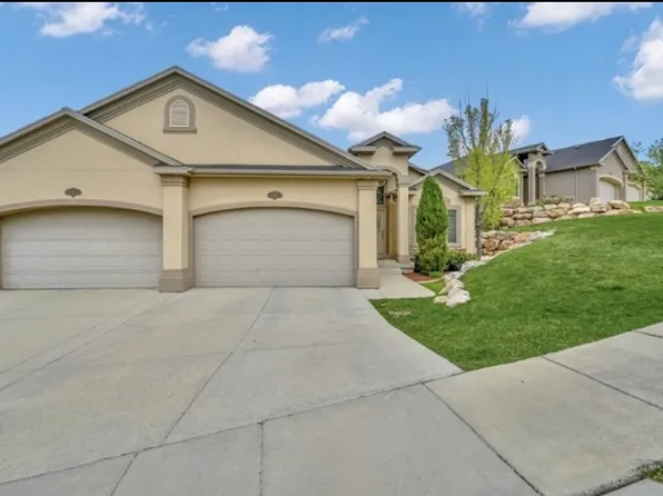 647 S Edgewood Dr, North Salt Lake, UT 84054