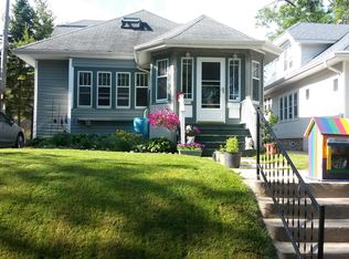 1915 E Lake Bluff Blvd, Shorewood, WI 53211