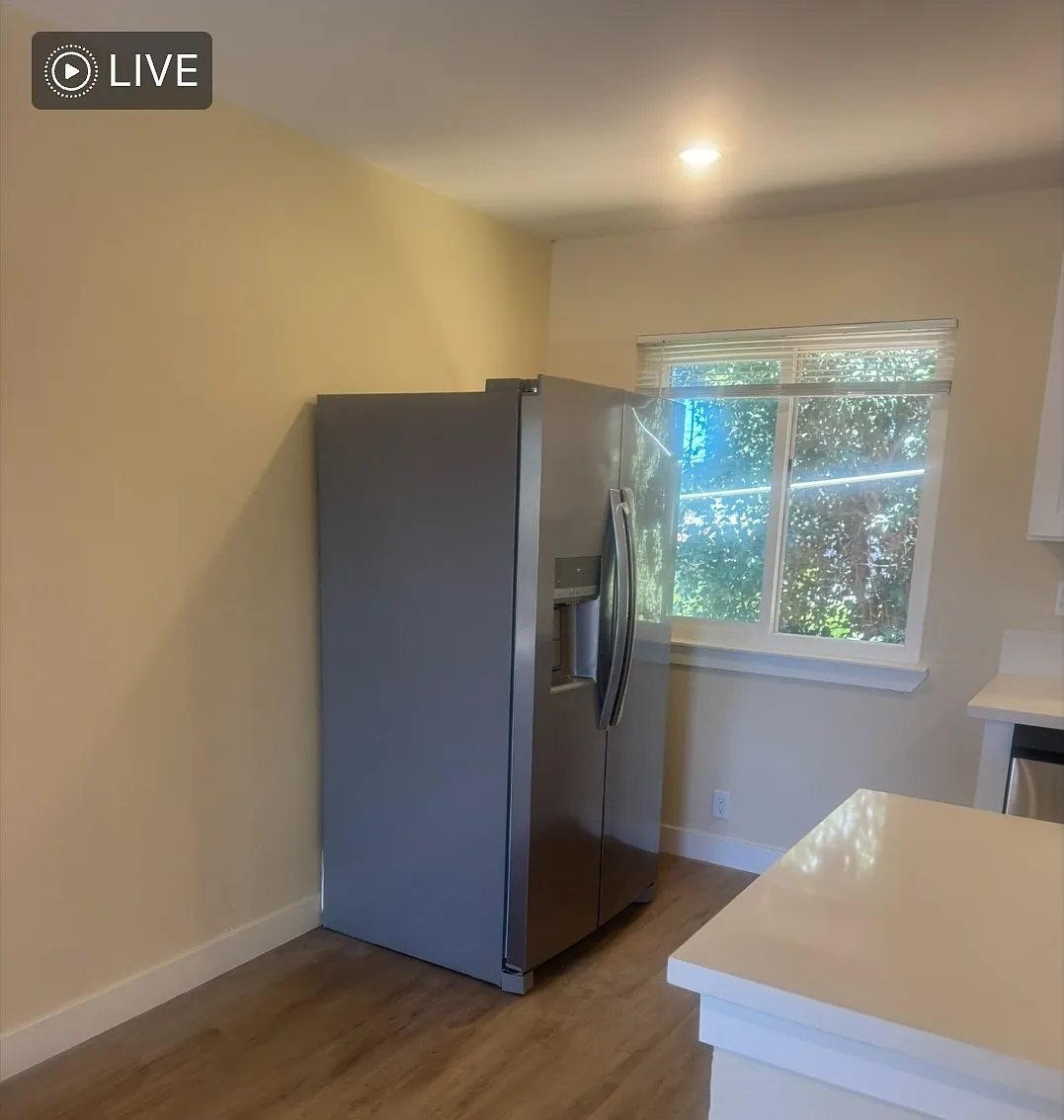 2 bed, 780 sqft, $1,900 — Photo 2