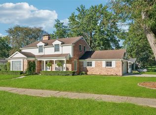 107 N H St, Indianola, IA 50125