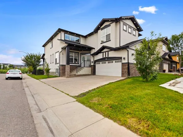 21 Saddlelake Ln NE, Calgary, AB T3J 0N9