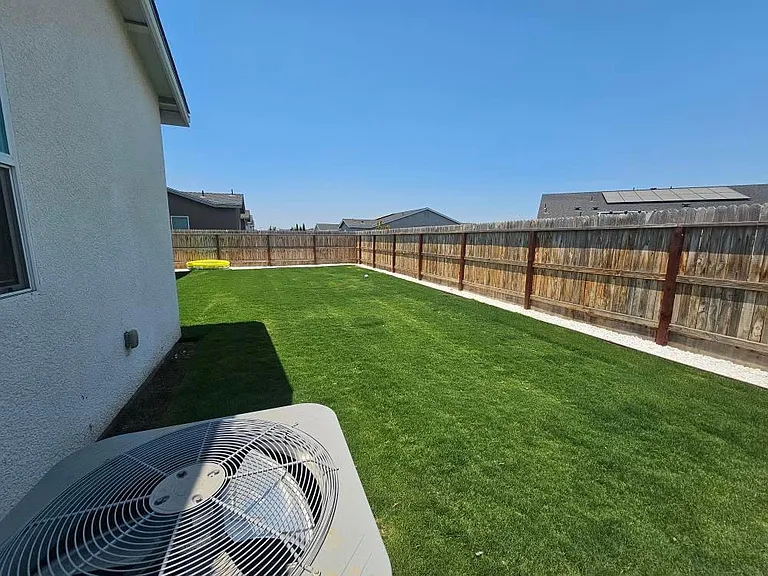 434 E Tyler Ct — Photo 26