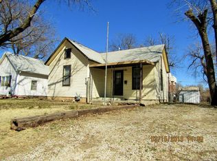 649 S 4th St, Salina, KS 67401