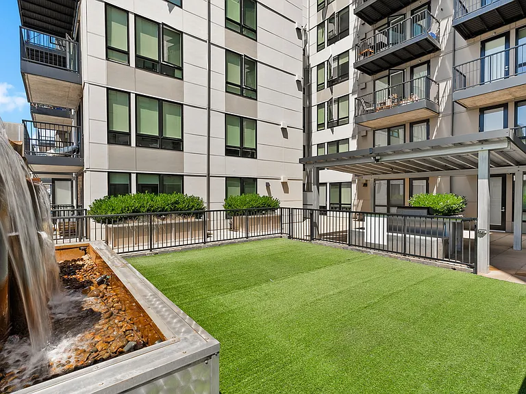 Stadium Apartments — Photo 19