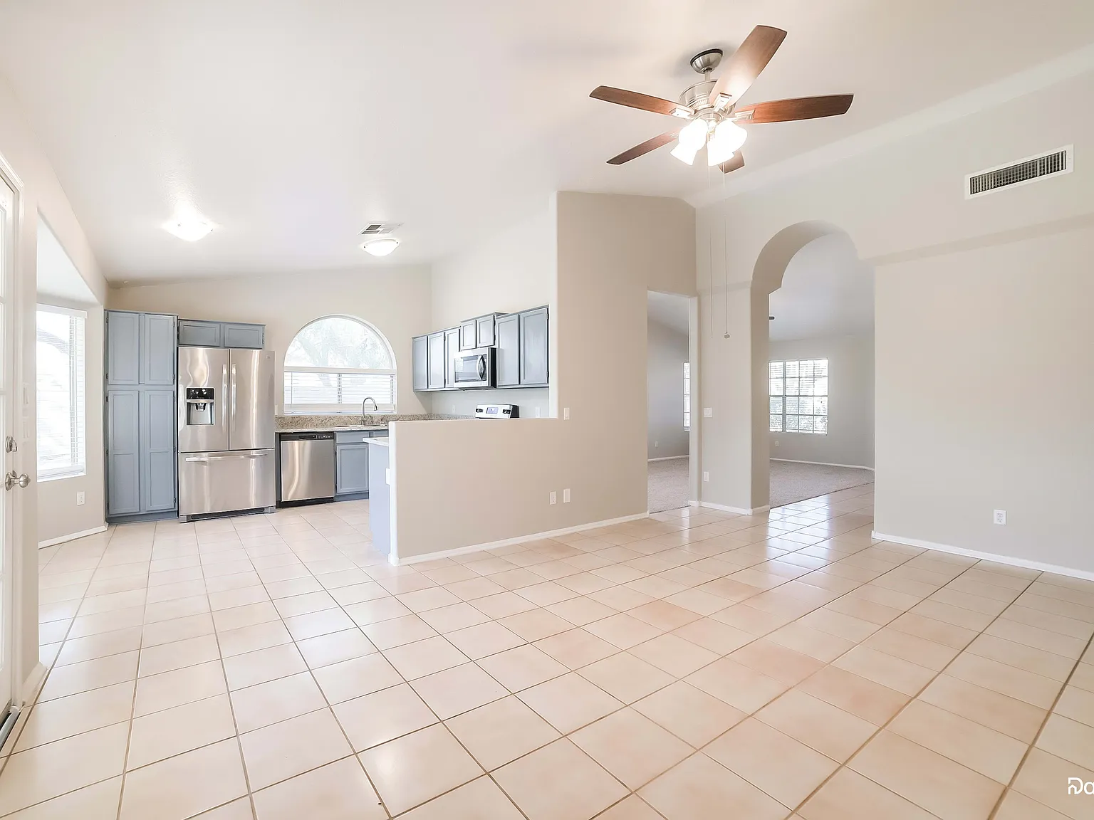 4 bed, 2.0 bath, 1792 sqft, $2,530 — Photo 3