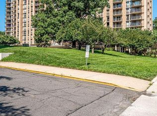 4600 S Four Mile Run Dr APT 627, Arlington, VA