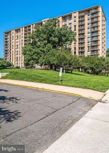 4600 S Four Mile Run Dr APT 627, Arlington, VA, 22204