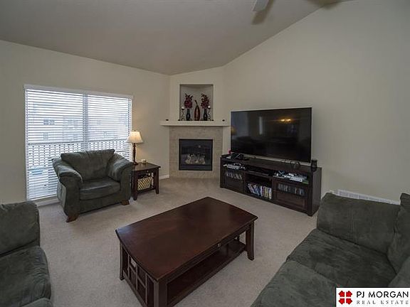 4th image of 811 Lake Tahoe Dr