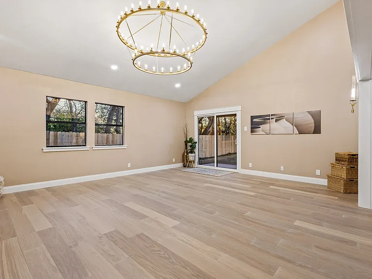 2214 Rex Cruse Dr — Photo 12