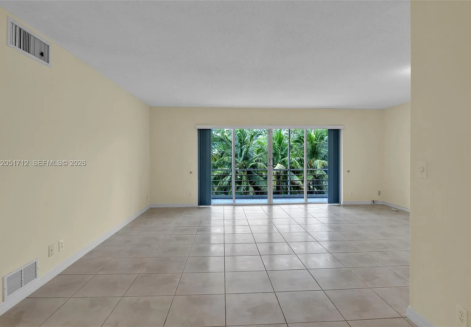 Fairways Royale Condo — Photo 2