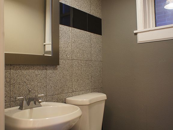 4th image of 5918 Pershing Ave