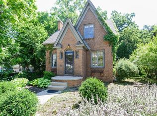 165 Elm St, Elgin, IL 60123