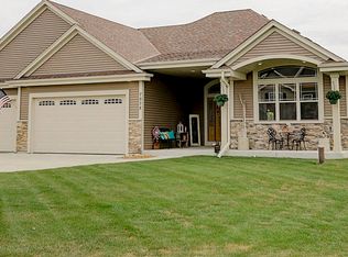 N7938 Preserve Park Dr, Ixonia, WI 53036