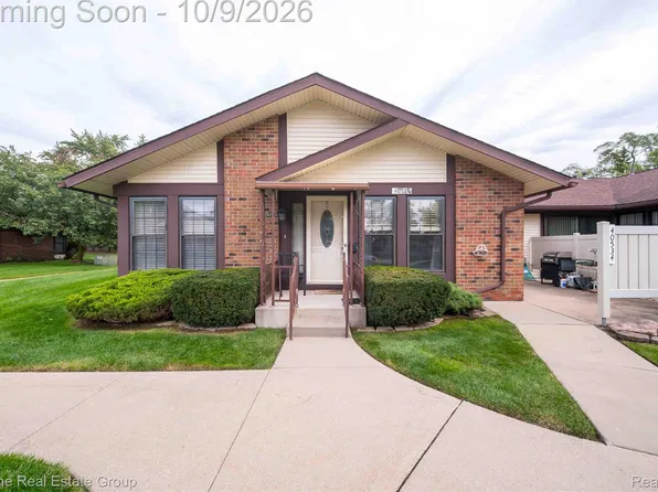40534 Newport Dr, Plymouth, MI 48170