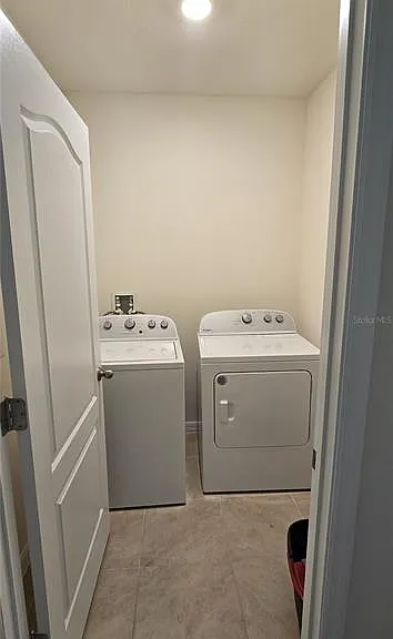 1136 Belfast Pl — Photo 13