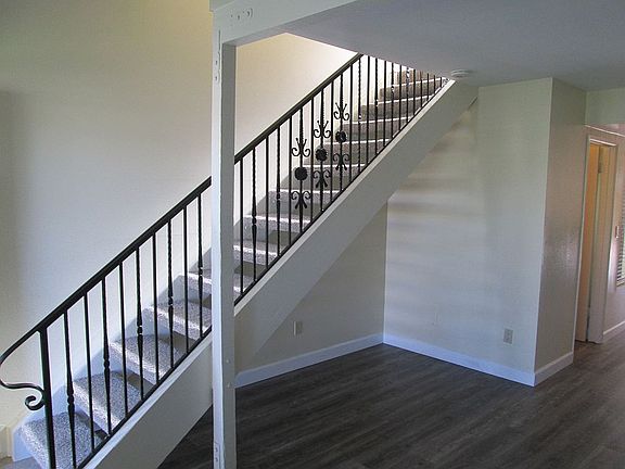 4th image of 283 Knox St APT 2