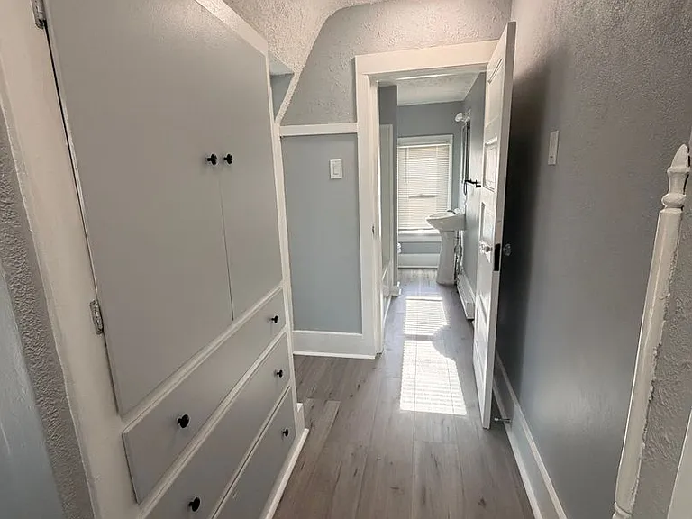 1135 Summit St — Photo 4
