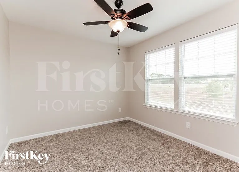 3815 Streamside Dr — Photo 10