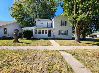 1002 W 1st Ave, Rochelle, IL 61068