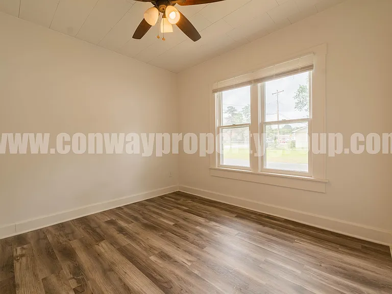 1404 Clifton St — Photo 10