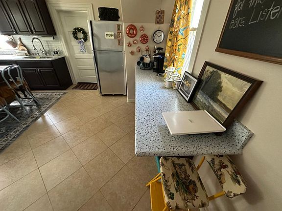 4th image of 306 S Orange Ave #1