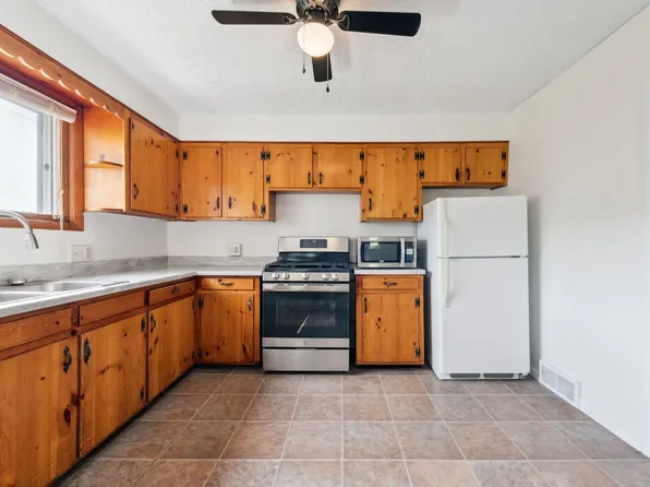 817 Laura St, Jeannette, PA 15644