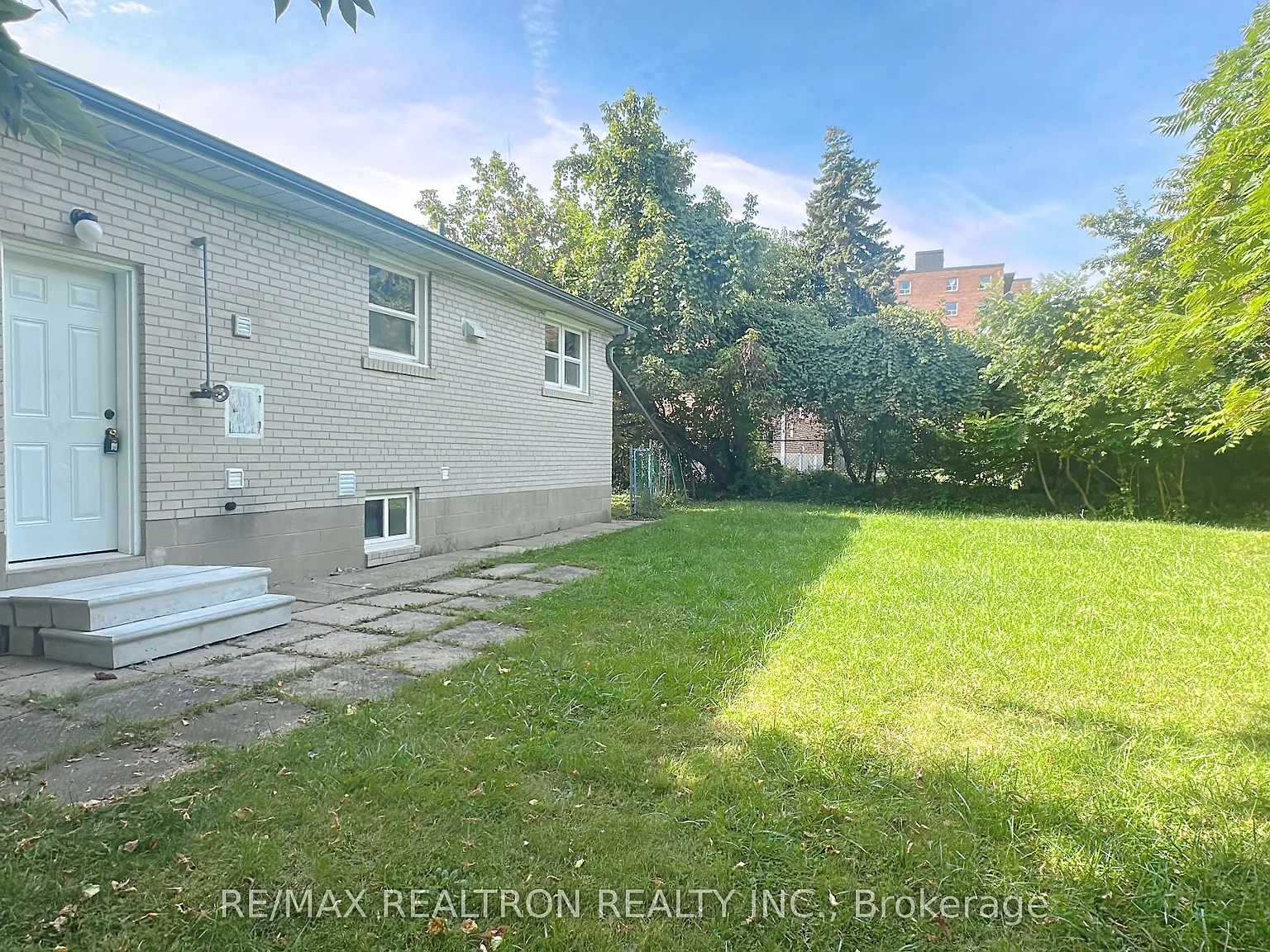 3 bed, $2,250 — Photo 1