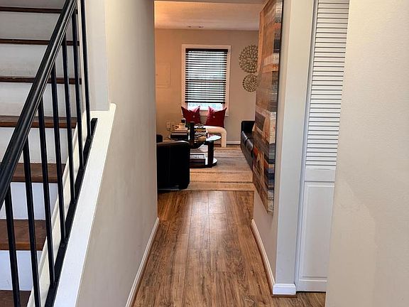3rd image of 2218 Dawn Ln