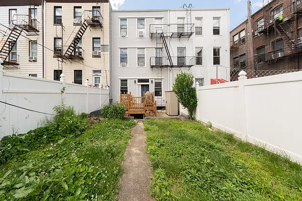 Rented by Corcoran | media 27