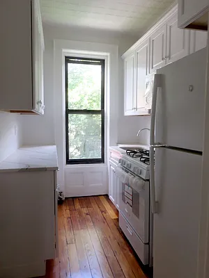 Rented by Space Real Estate | media 29