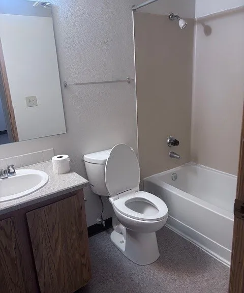 Spring Lake Apartments — Photo 11