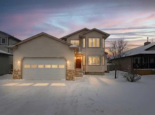 5 NW Lincoln St, Sylvan Lake, AB T4S 2R1