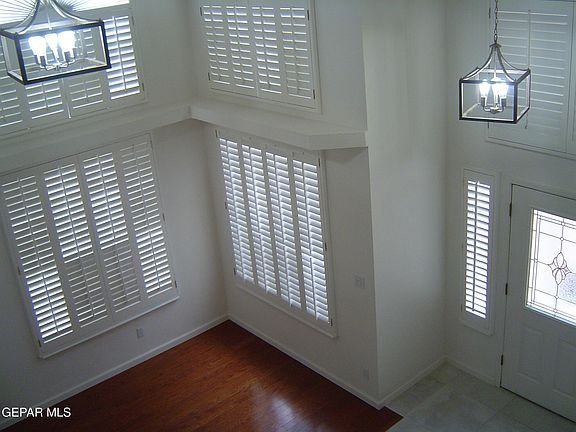 5th image of 2068 Crystal Ridge St