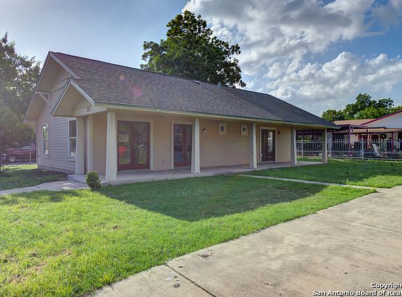 2nd image of 921 San Carlos St