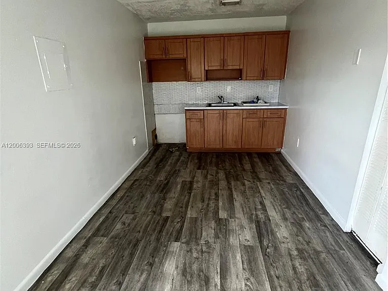 334 E 21st St #3 — Photo 2