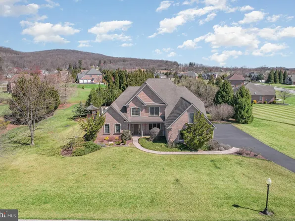140 Madara Dr, Hanover, PA 17331