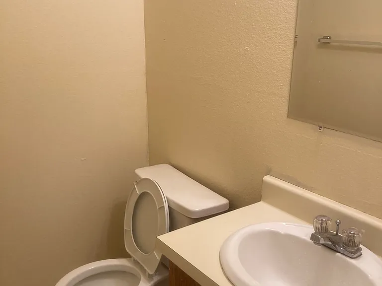 33 Rushwood St #33 — Photo 9