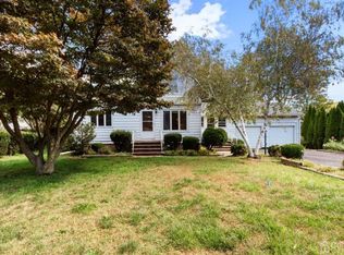 159 Vineyard Rd, Edison, NJ 08817