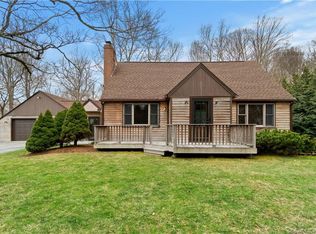 26 Hill Rd, East Lyme, CT 06333