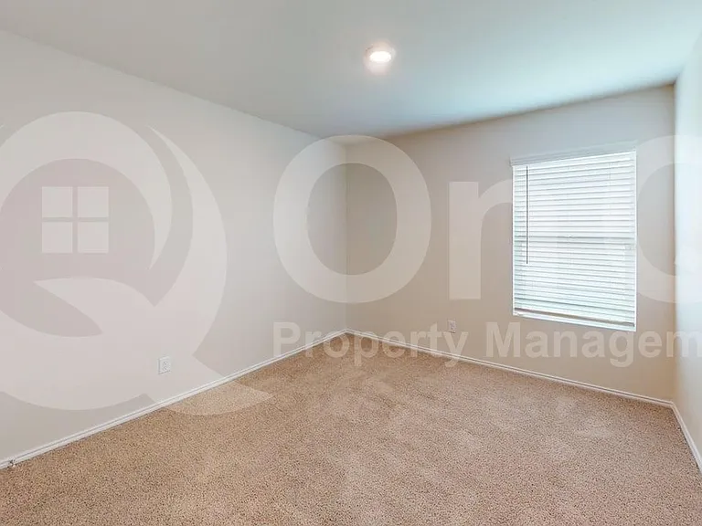 5322 Longshadow Dr — Photo 13