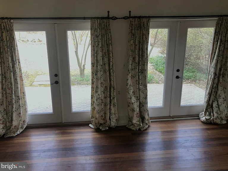 8376 Meadows Rd #COTTAGE — Photo 6