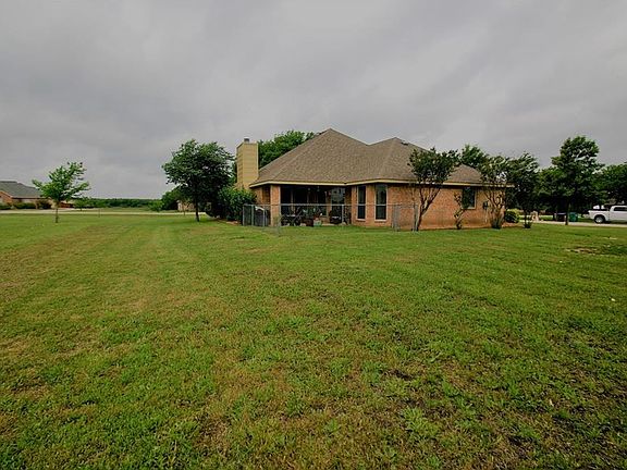 3rd image of 449 Eastward Dr