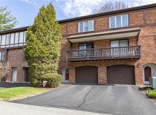 305 Woodbridge Dr, Pittsburgh, PA