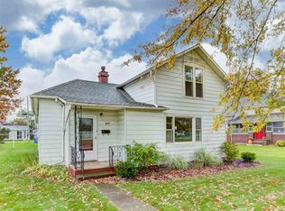 307 W Whitley St, Churubusco, IN 46723