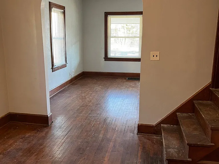 318 Vesper St — Photo 5