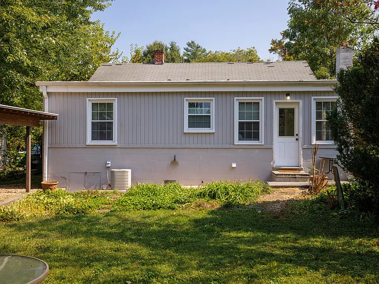 1322 Chesapeake St — Photo 22