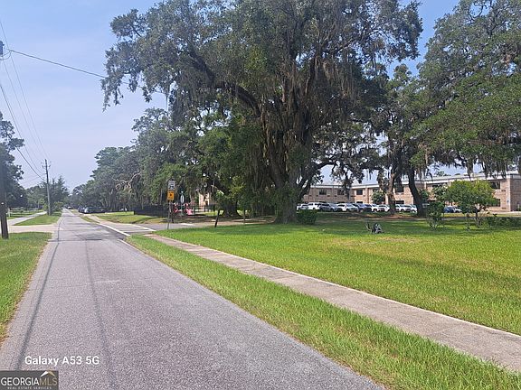 5th image of 706 Ready St
