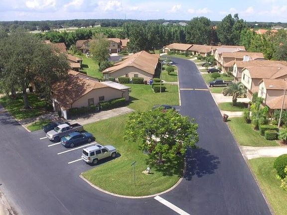 3rd image of 1012 Barcelona Dr